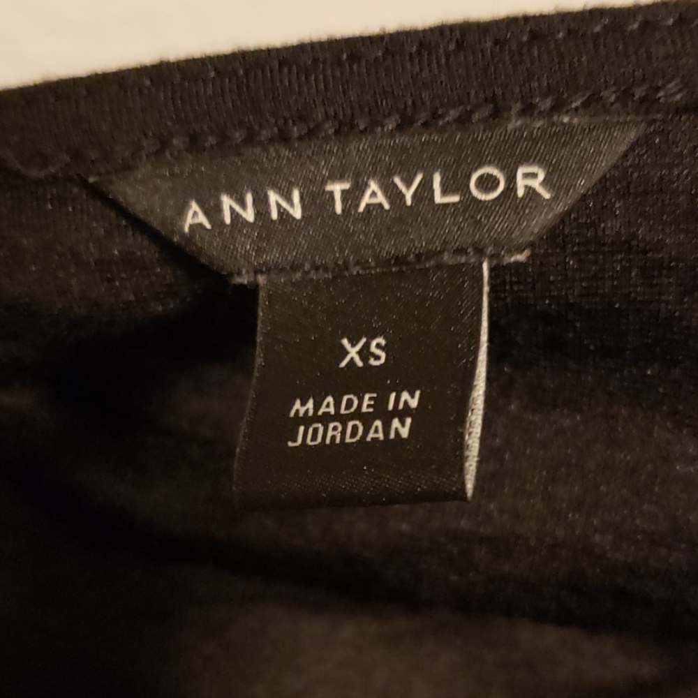 Ann Taylor Classic Black Puff Bell Sleeve Top - Picture 4 of 5
